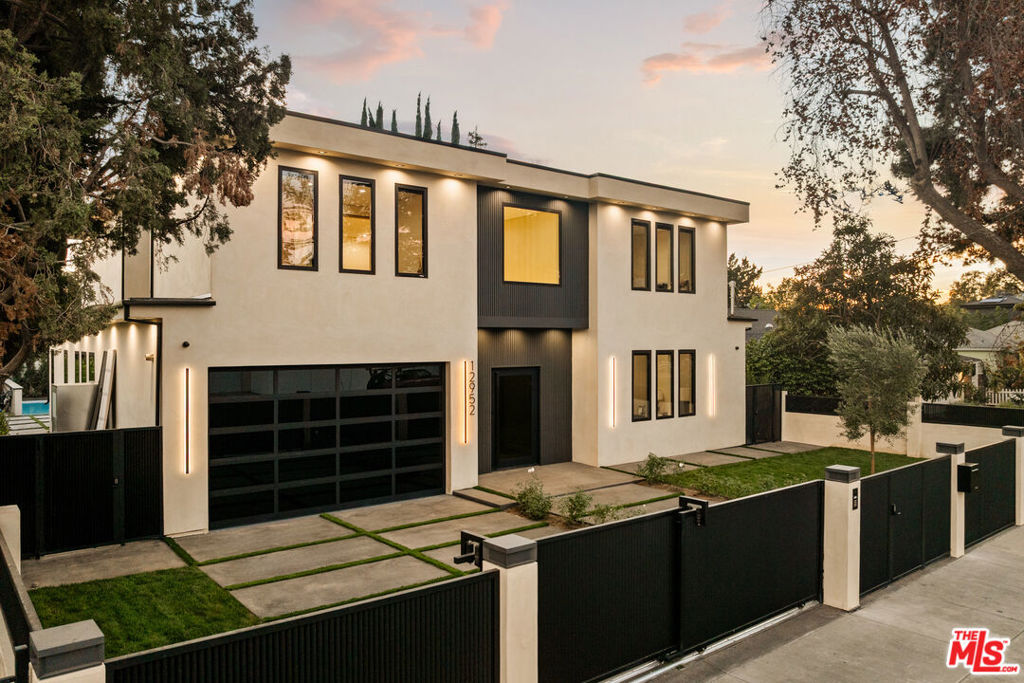 12952 Huston Street Property Photo 2