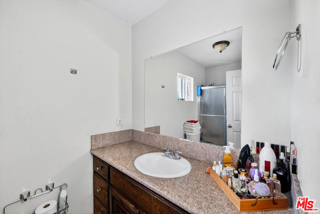 1503 E Gage Avenue Property Photo 13