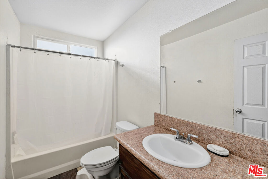 1503 E Gage Avenue Property Photo 16