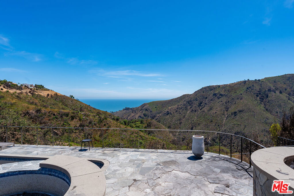 1120 Cumbre Alta Court Property Photo 9