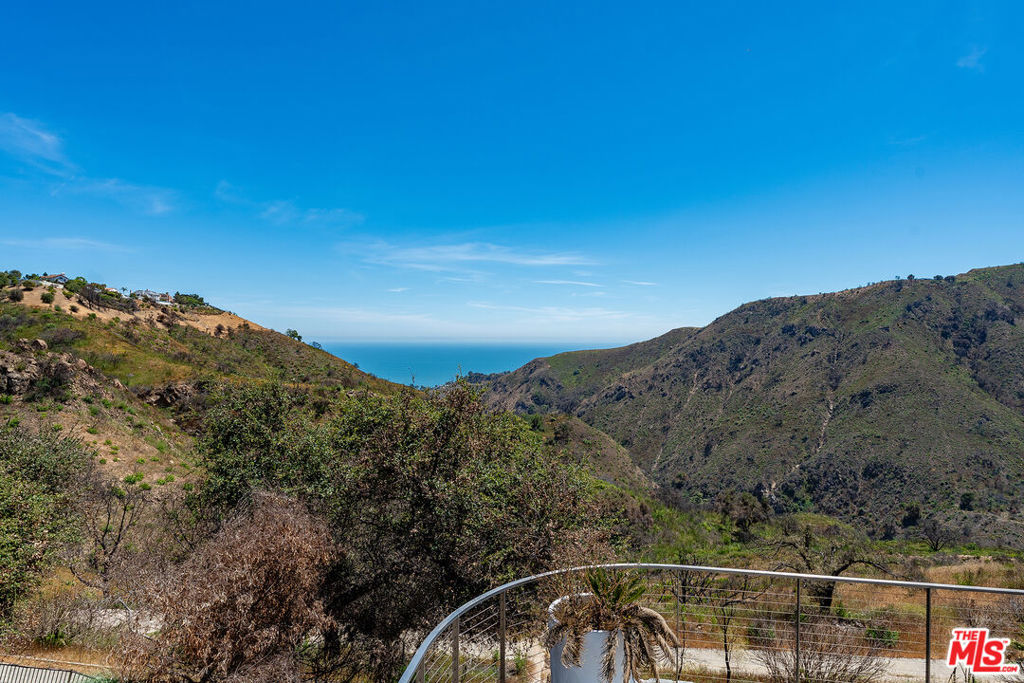 1120 Cumbre Alta Court Property Photo 10
