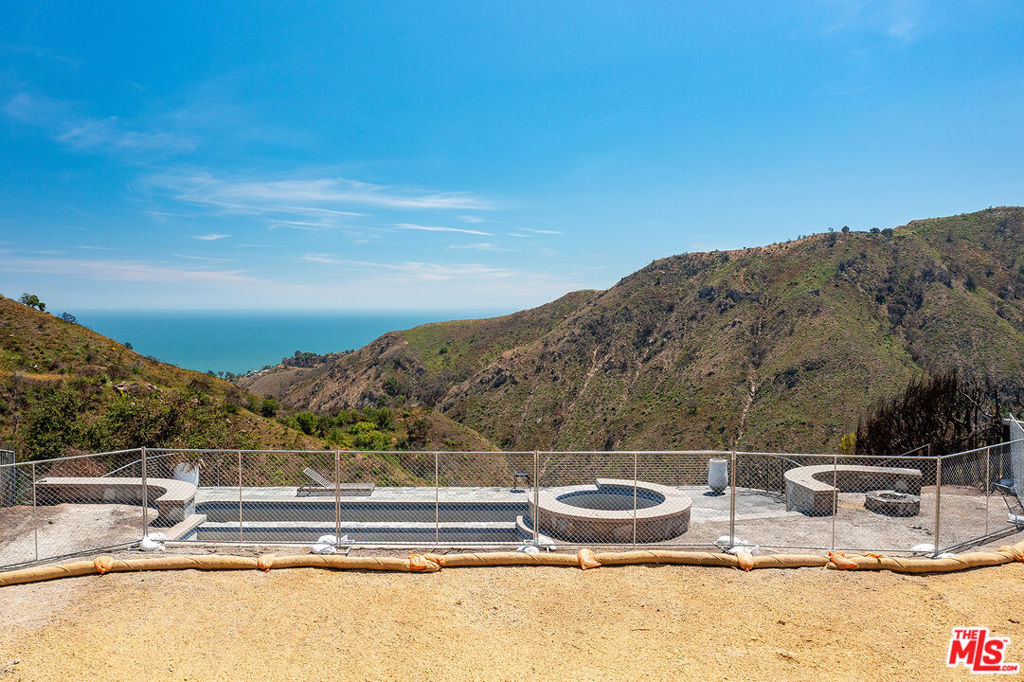 1120 Cumbre Alta Court Property Photo 12