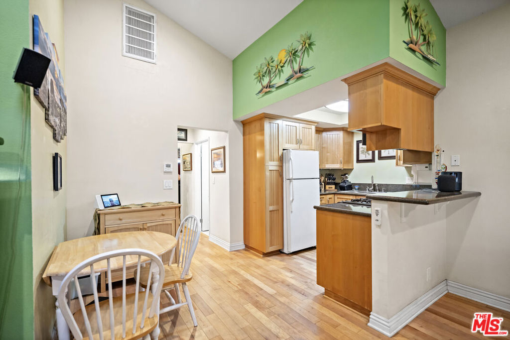 1100 Walnut Avenue 6 Property Photo 14