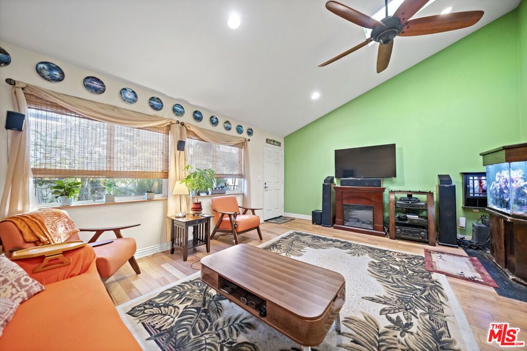 1100 Walnut Avenue 6 Property Photo 15