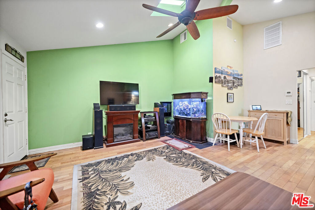 1100 Walnut Avenue 6 Property Photo 16