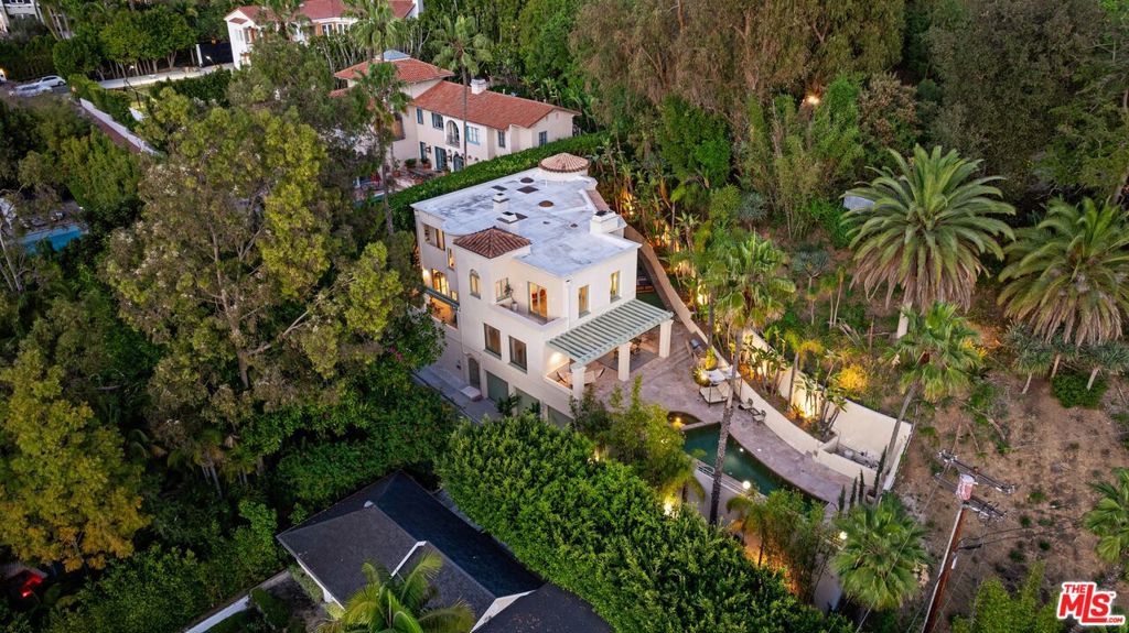 1368 Doheny Place Property Photo 10
