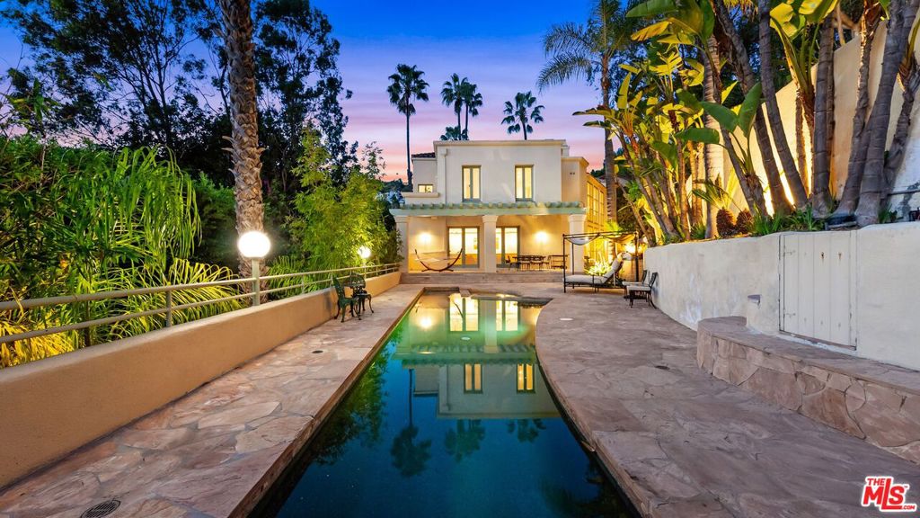 1368 Doheny Place Property Photo 36