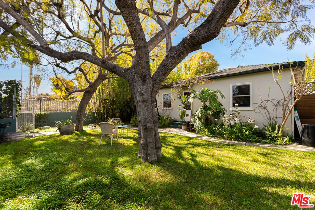 1453 Centinela Avenue Property Photo 3