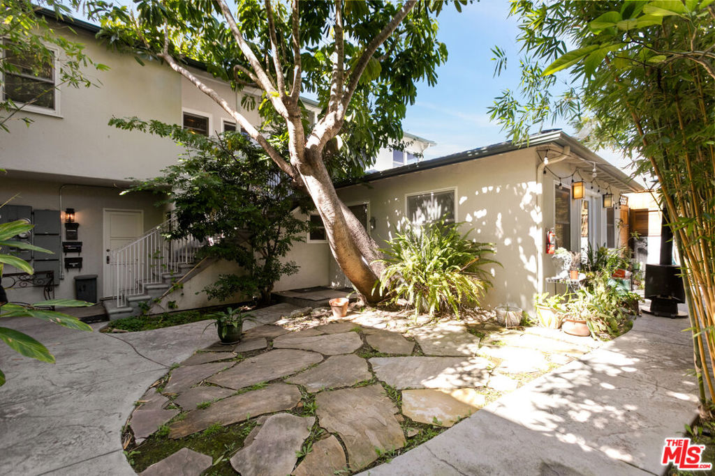 1453 Centinela Avenue Property Photo 5