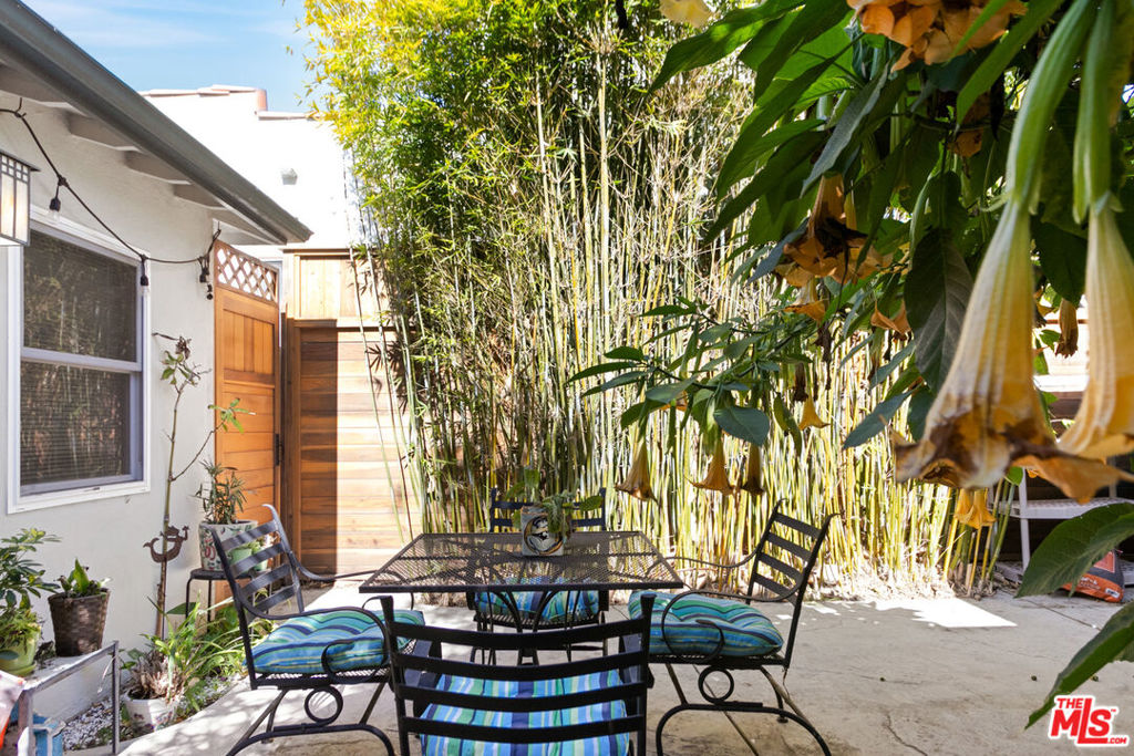 1453 Centinela Avenue Property Photo 7