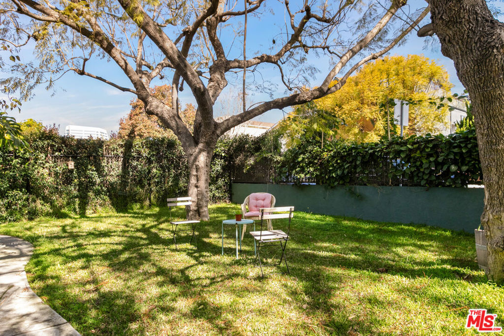 1453 Centinela Avenue Property Photo 11