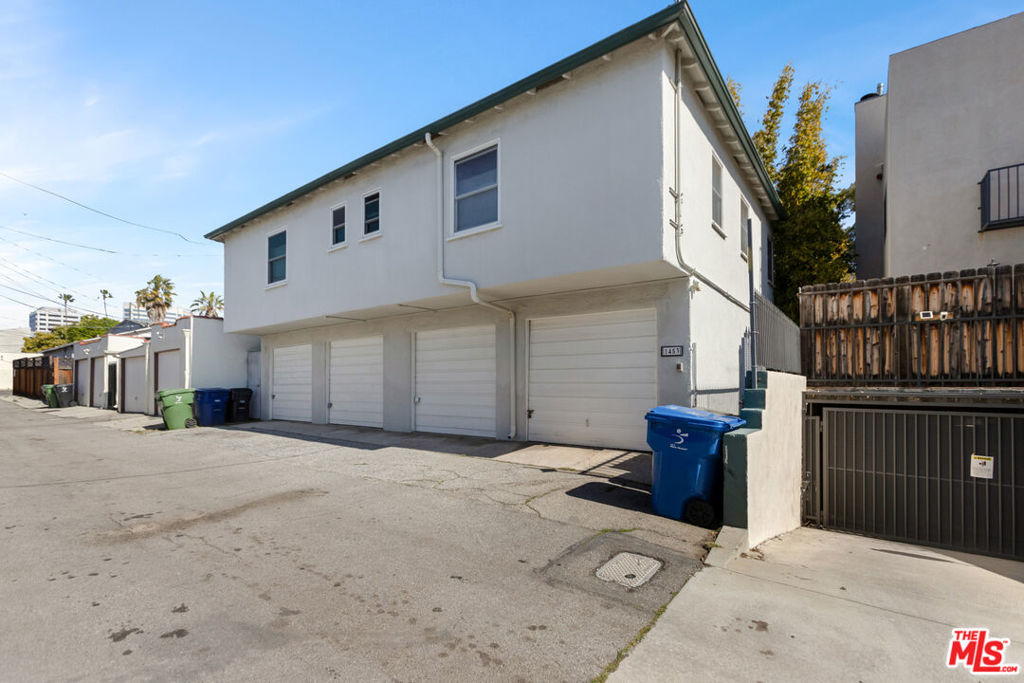 1453 Centinela Avenue Property Photo 14