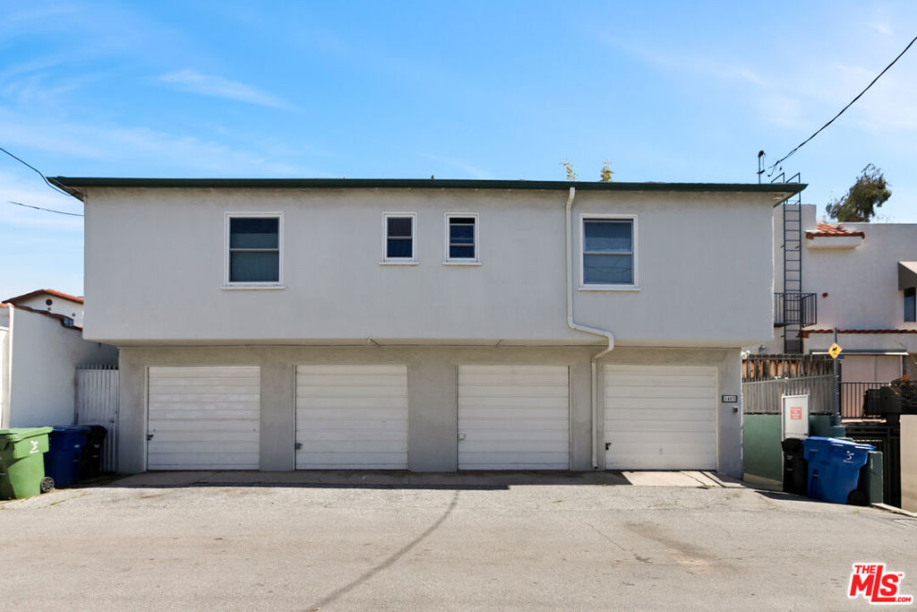 1453 Centinela Avenue Property Photo 15