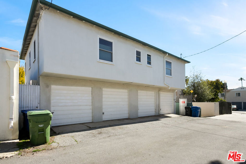 1453 Centinela Avenue Property Photo 16