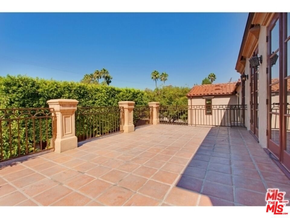 725 N Foothill Road Property Photo 22