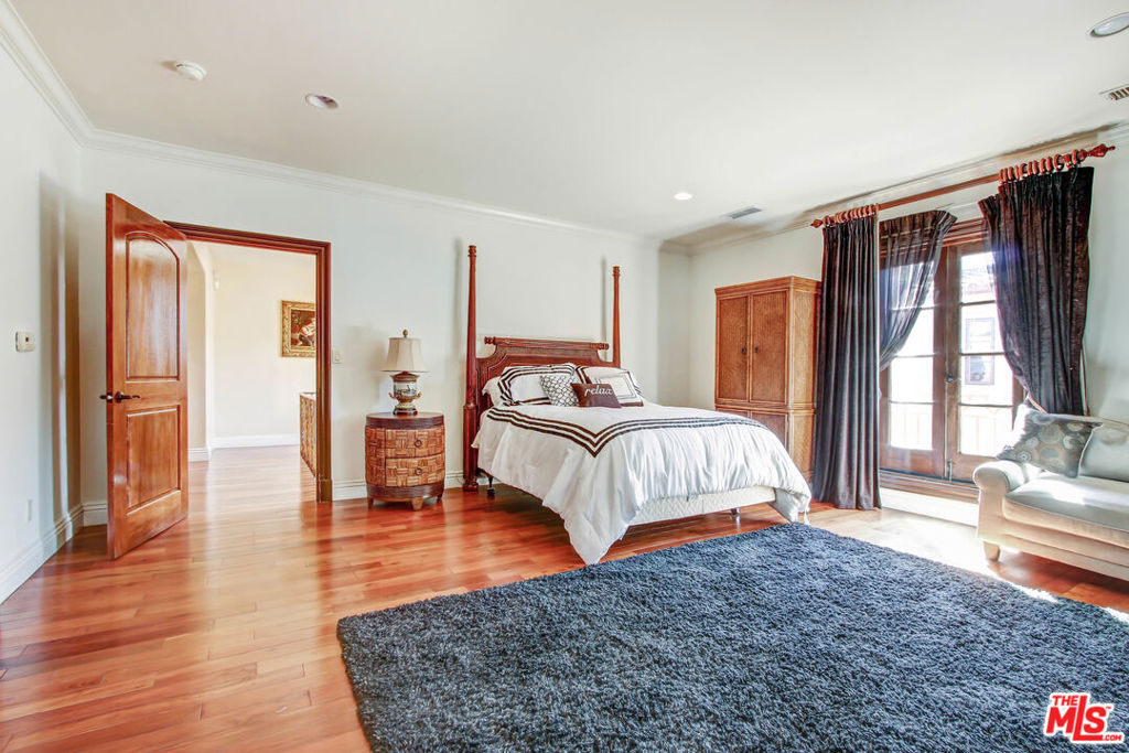 725 N Foothill Road Property Photo 24