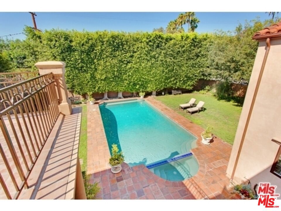725 N Foothill Road Property Photo 29