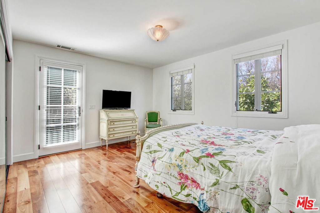 725 N Foothill Road Property Photo 42