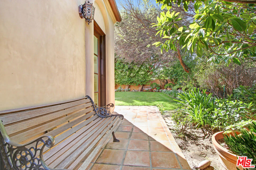 725 N Foothill Road Property Photo 43