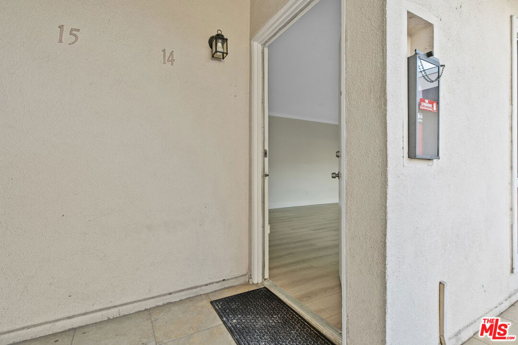 330 E Dryden Street 14 Property Photo 2