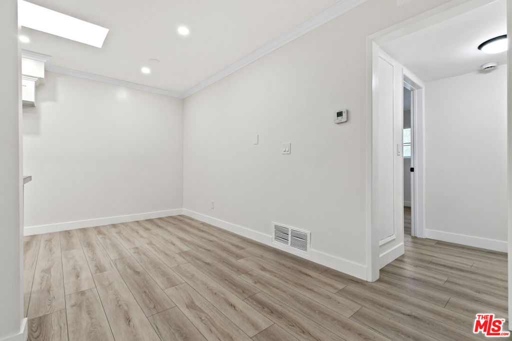 330 E Dryden Street 14 Property Photo 6