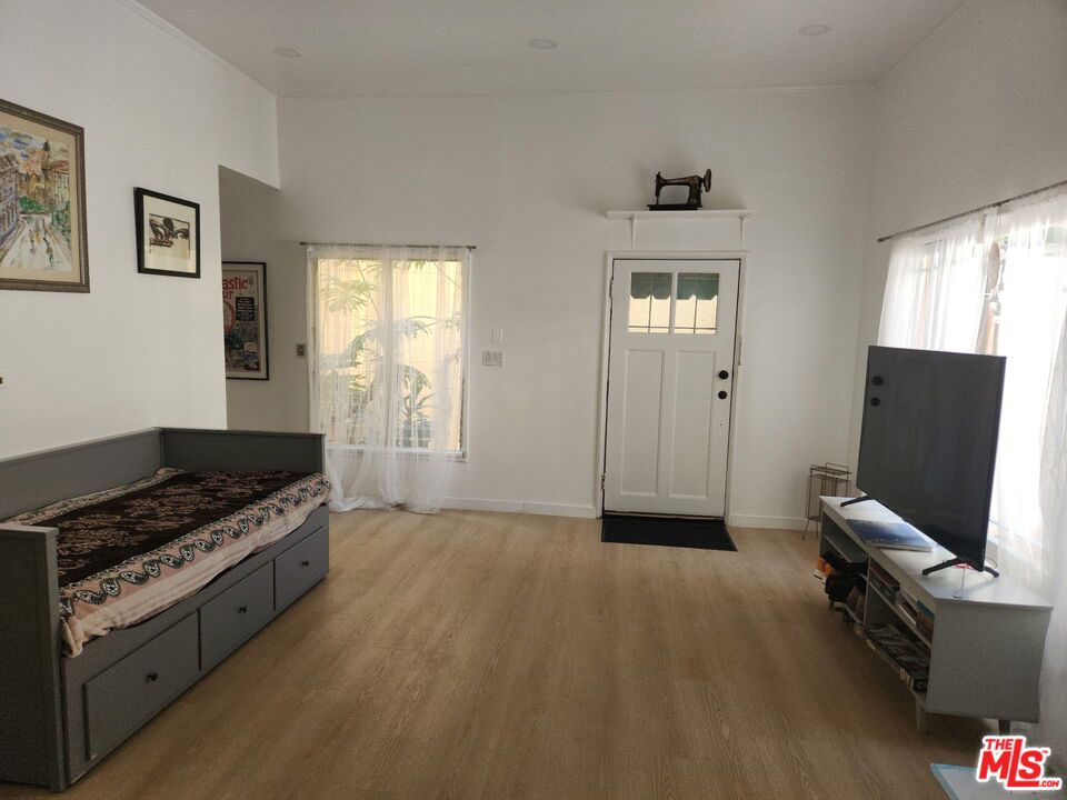 1028 N Hayworth Avenue Property Photo 12