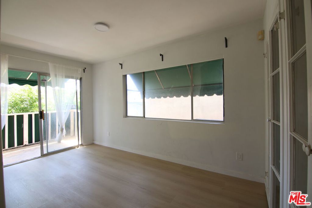 1028 N Hayworth Avenue Property Photo 18