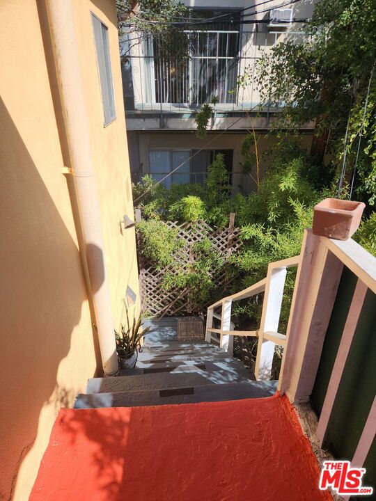 1028 N Hayworth Avenue Property Photo 22