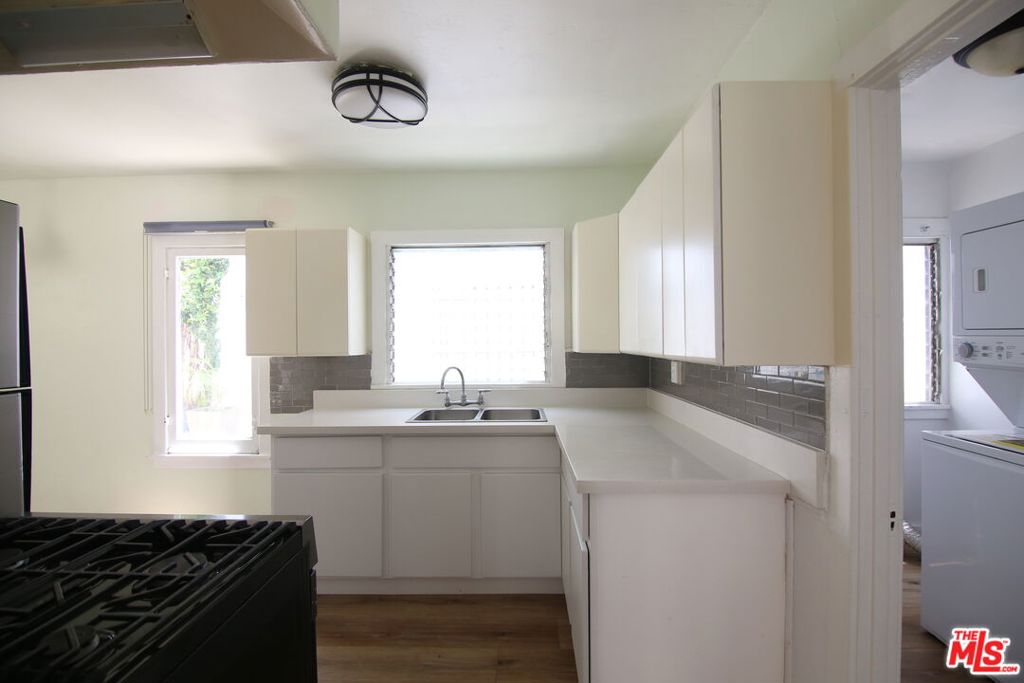 1028 N Hayworth Avenue Property Photo 38