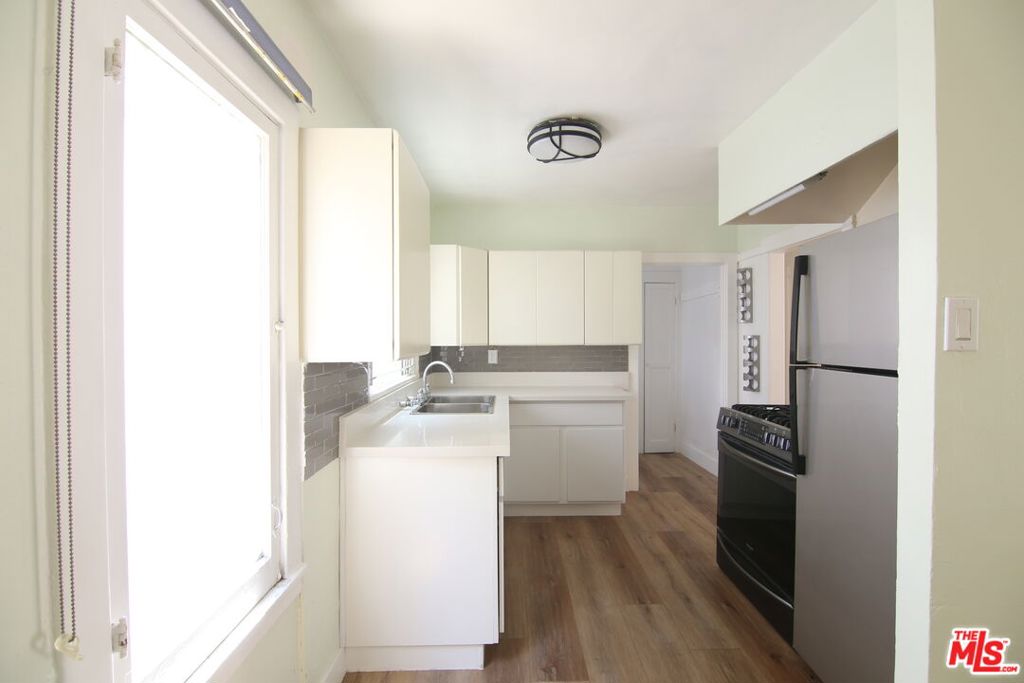 1028 N Hayworth Avenue Property Photo 39