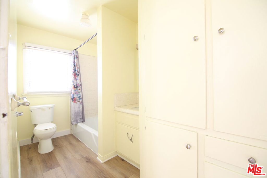 1028 N Hayworth Avenue Property Photo 43