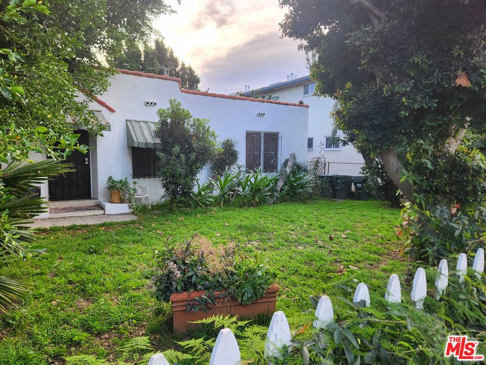 1028 N Hayworth Avenue Property Photo 45