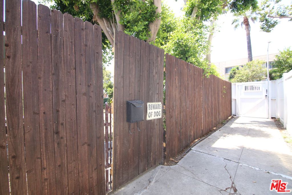 1028 N Hayworth Avenue Property Photo 46