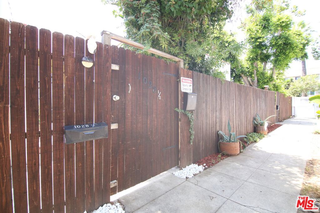 1028 N Hayworth Avenue Property Photo 47