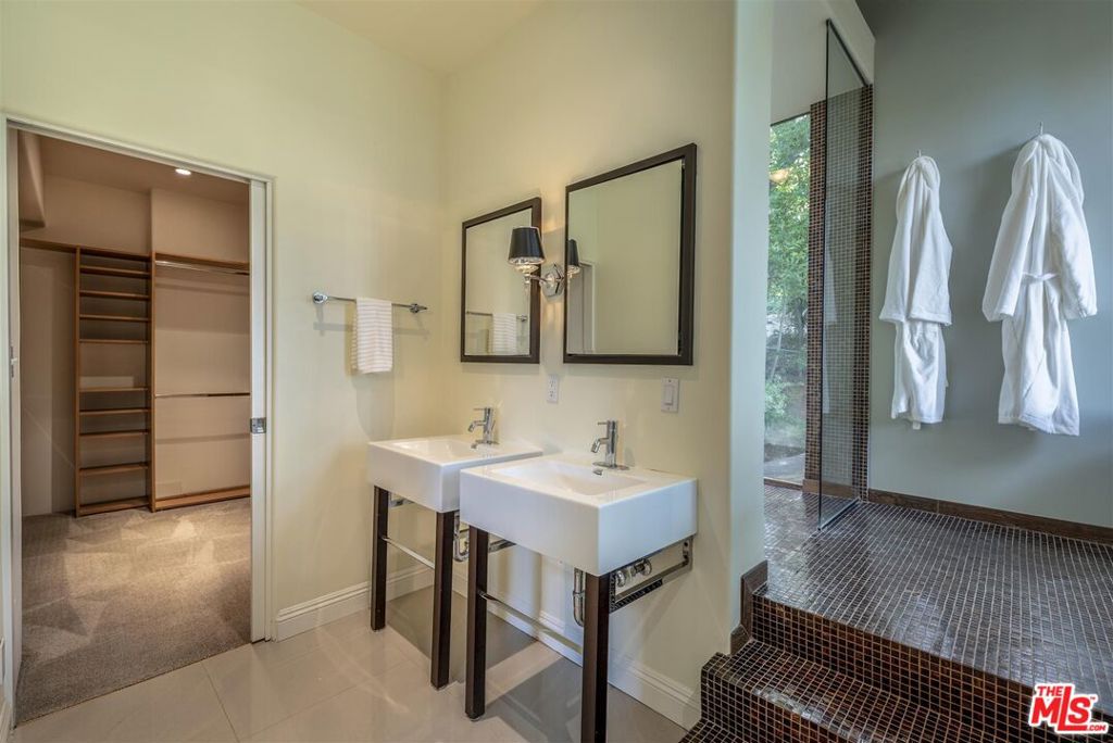 13480 Contour Drive Property Photo 17