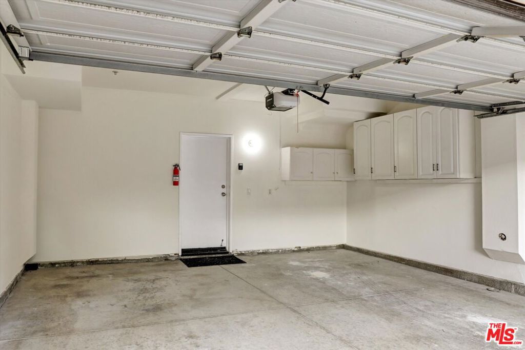 630 E Walnut Street Property Photo 26