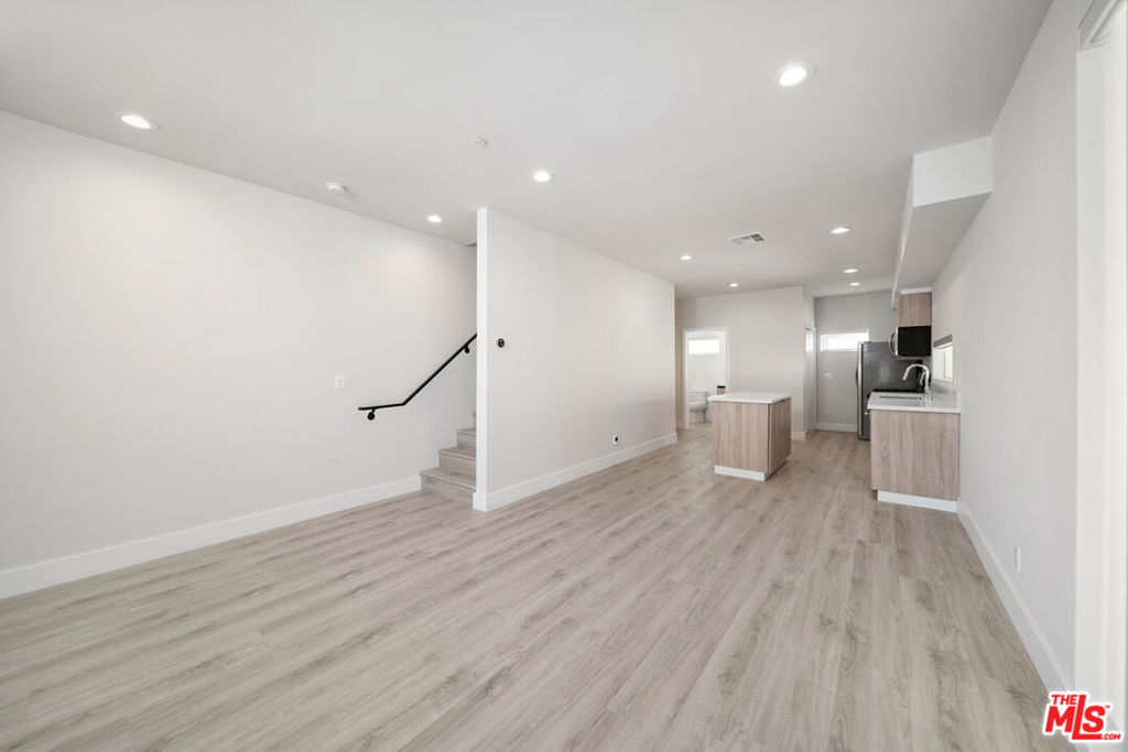 5221 Cleon Avenue Property Photo 4