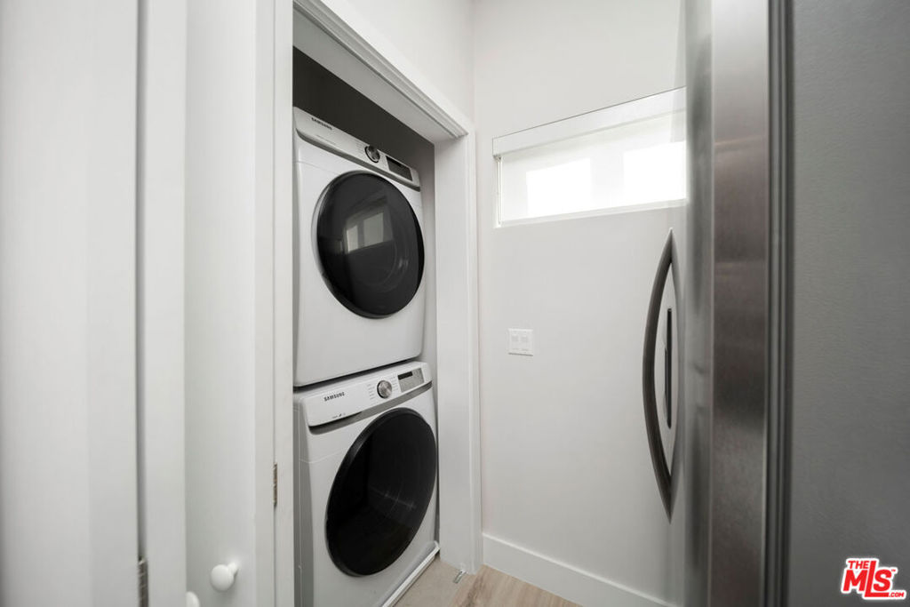 5221 Cleon Avenue Property Photo 6