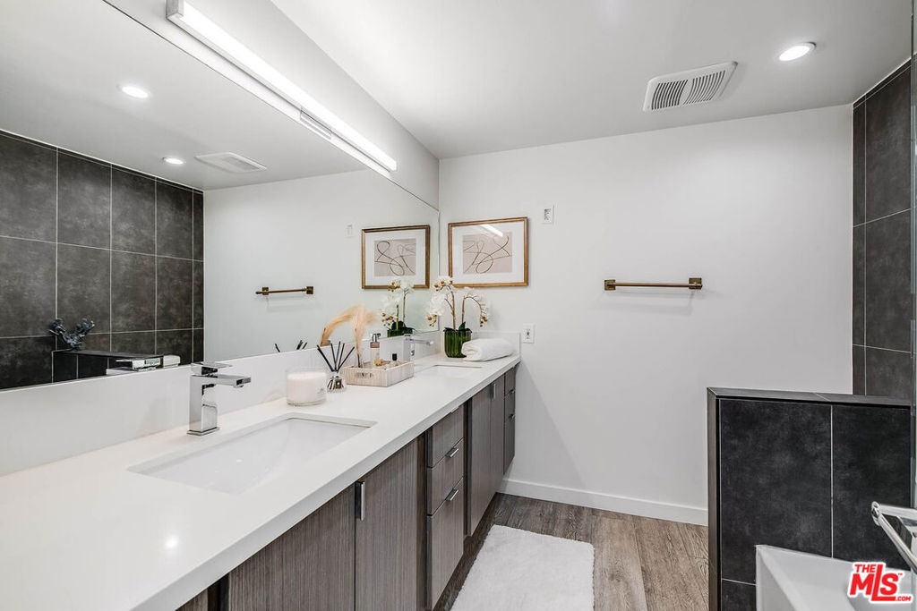 7135 Hollywood Boulevard 305 Property Photo 31