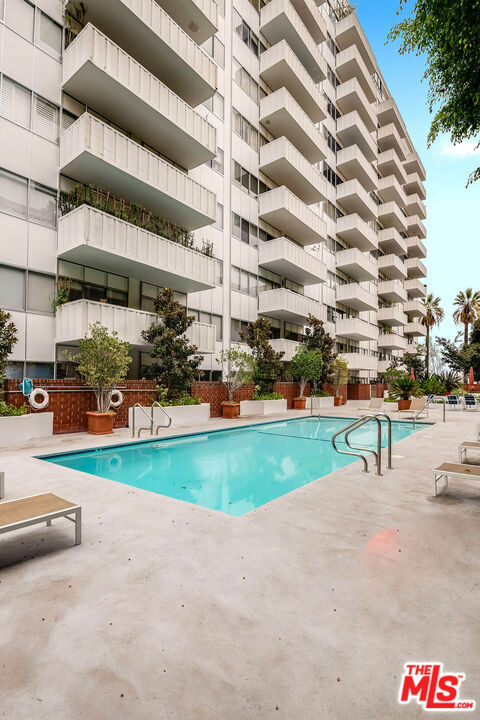 7135 Hollywood Boulevard 305 Property Photo 35