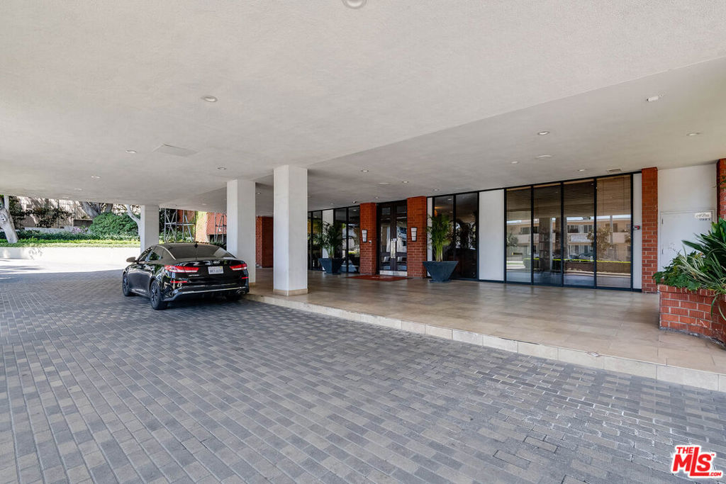 7135 Hollywood Boulevard 305 Property Photo 42