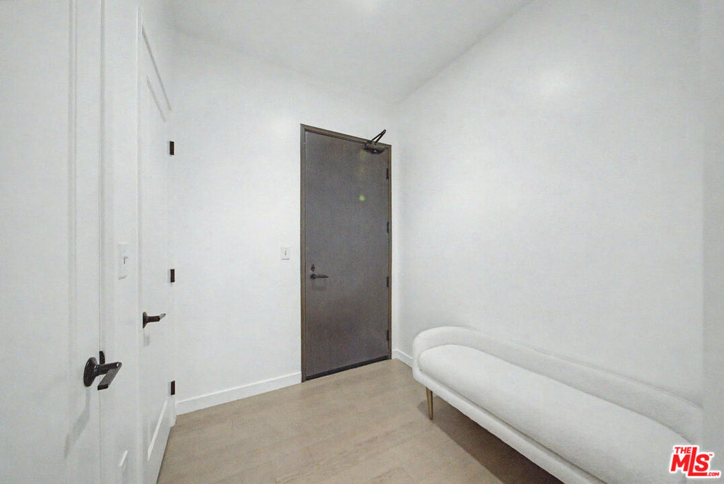 1050 S Grand Avenue 905 Property Photo 2