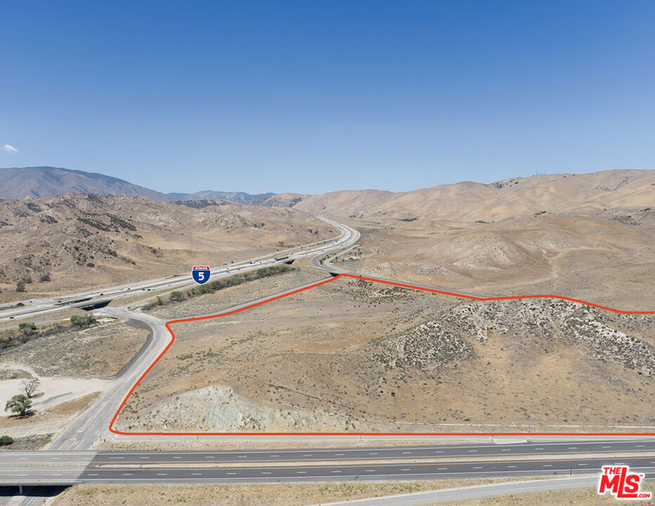 7 Quail Lake Property Photo 1