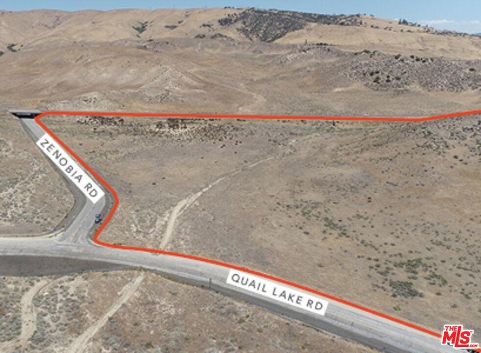 7 Quail Lake Property Photo 4
