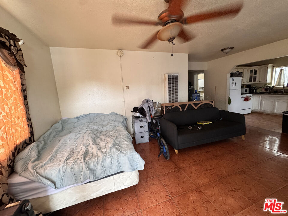 2223 W 14th Street Property Photo 6