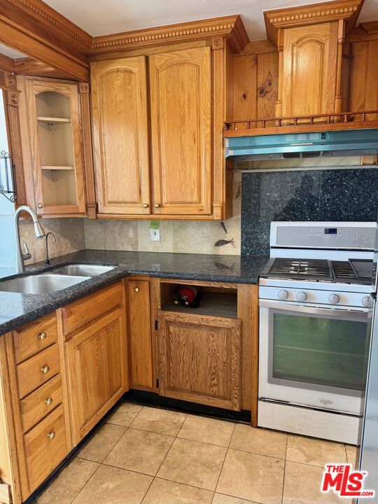 653 Ramona Avenue Property Photo 20