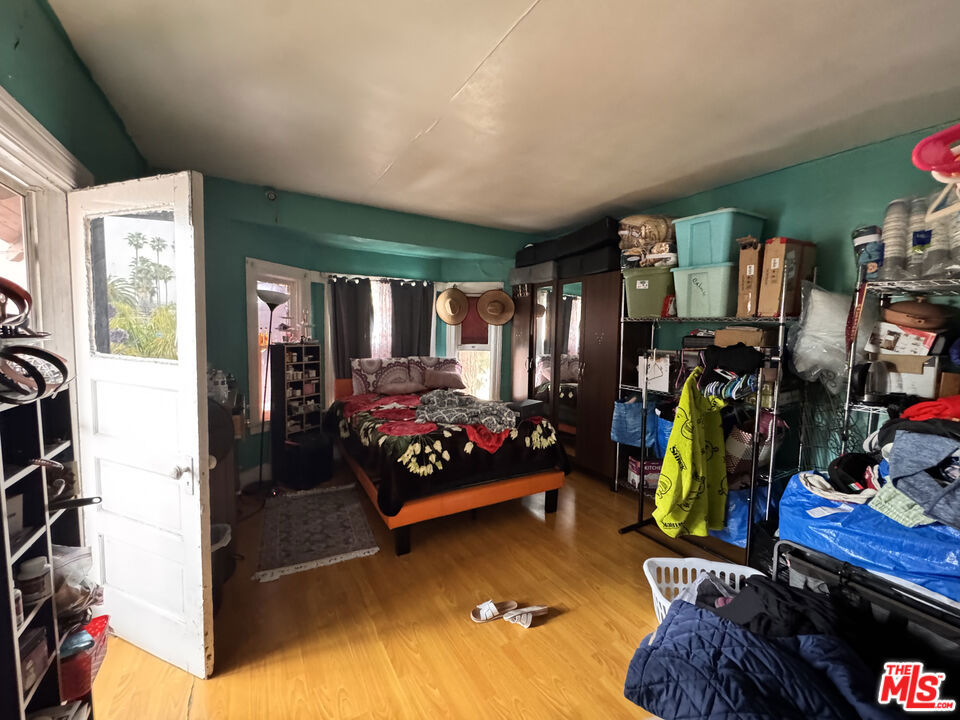 1315 S Westmoreland Avenue Property Photo 6