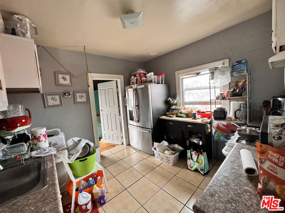 1315 S Westmoreland Avenue Property Photo 7