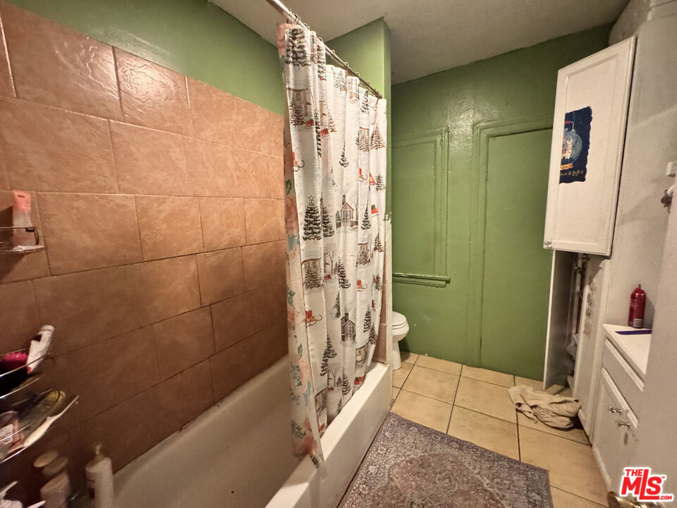 1315 S Westmoreland Avenue Property Photo 9