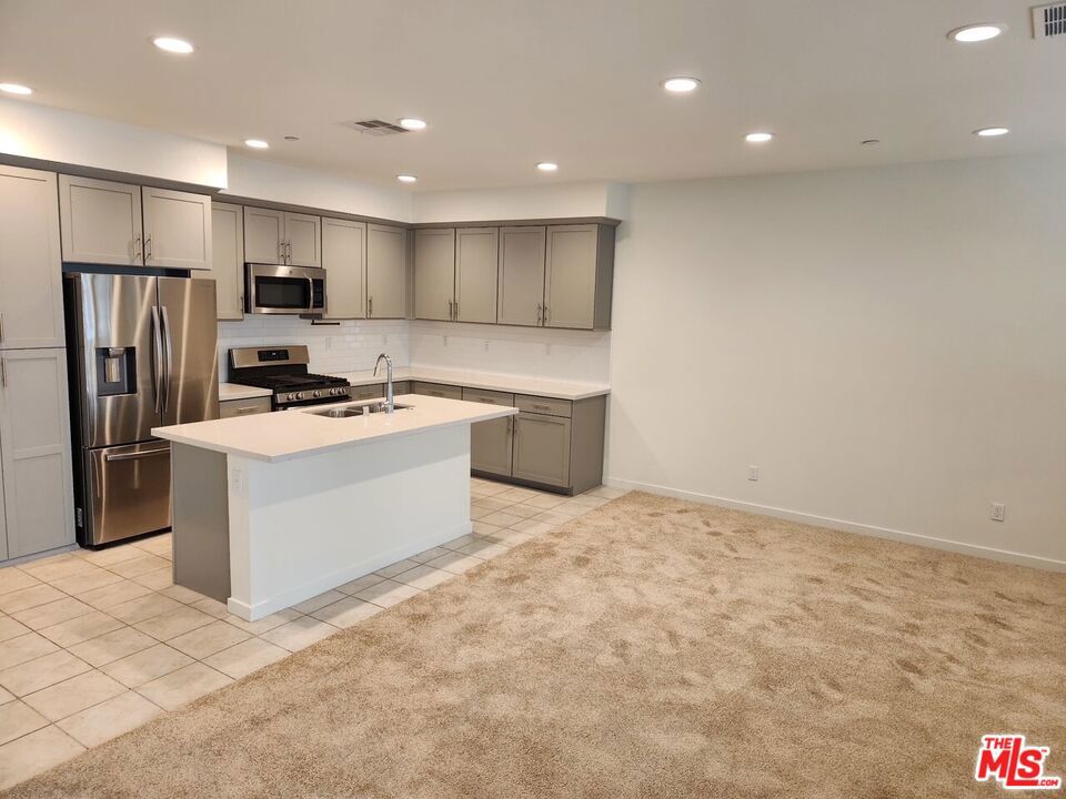302 Limestone Property Photo 8